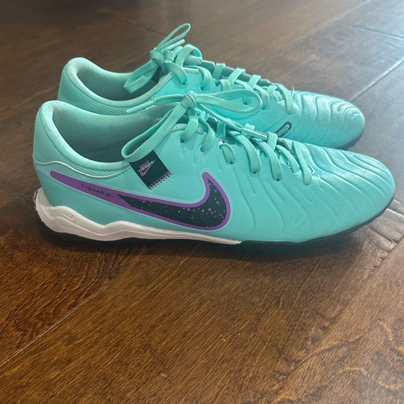 Nike Turquoise and Lavender Athletic Shoes - Picture 1 of 8
